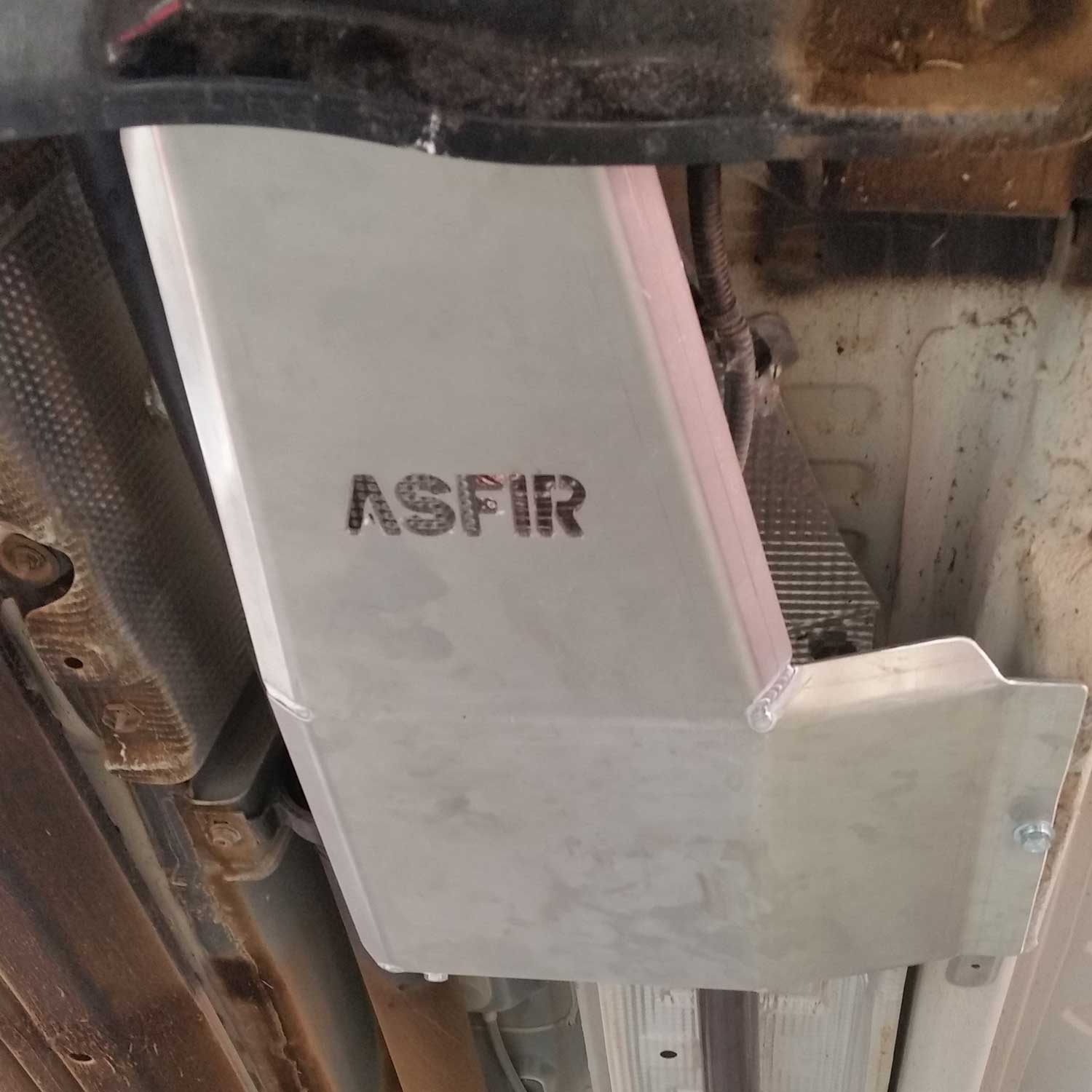 מיגון ברזל מערכת פליטה וחיישן EGR