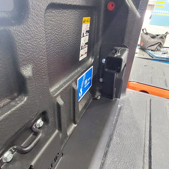 מתקן לאחסון מחבר גרירה נשלף | פורד ריינג'ר רפטור