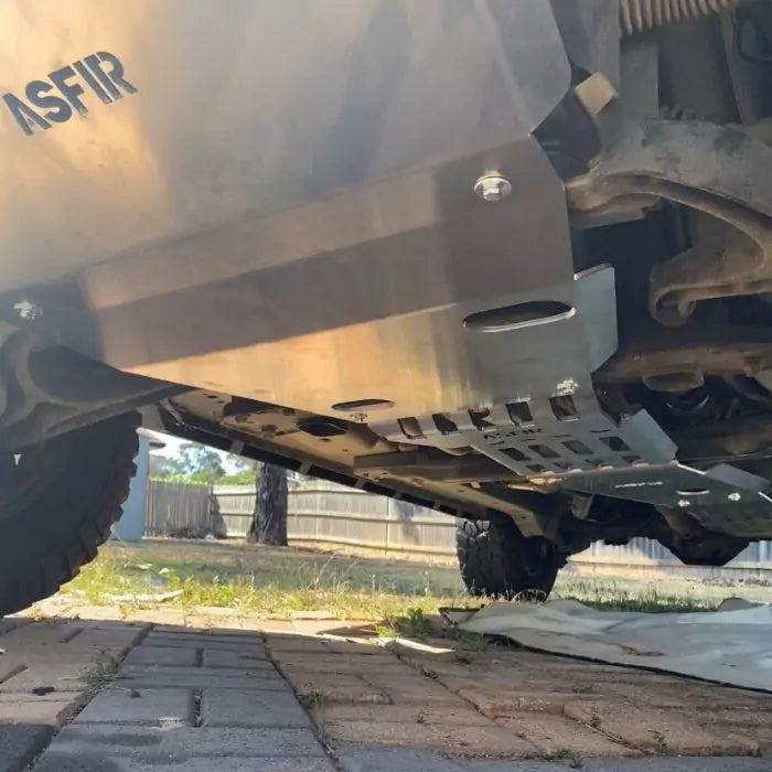 מיגון גחון | גרנד צ'ירוקי / קומנדר | 3.7L\4.7L בנזין \ 3.0L דיזל