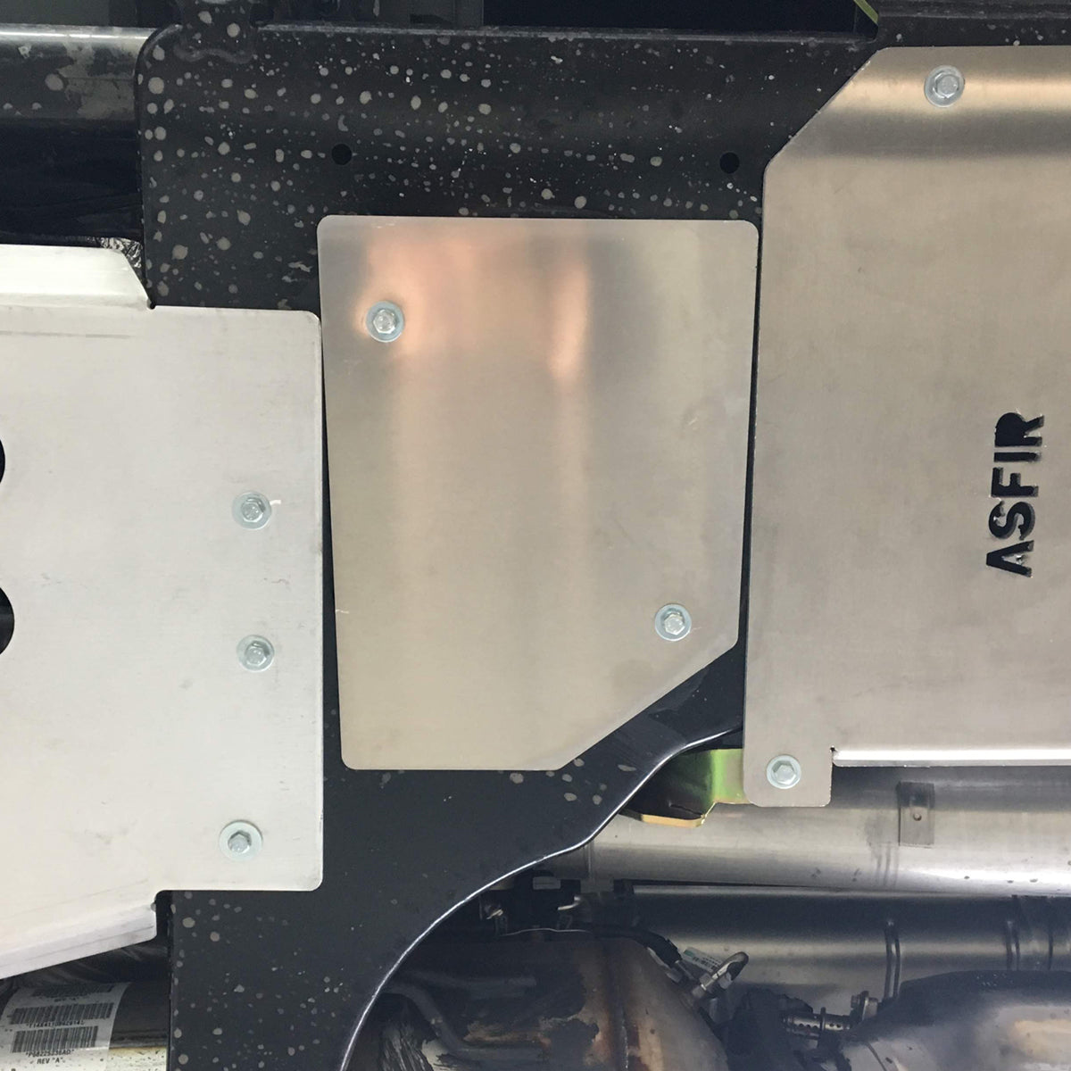 מיגון מכל אוריאה | ראם 2500 / 3500 | ארוך\קצר