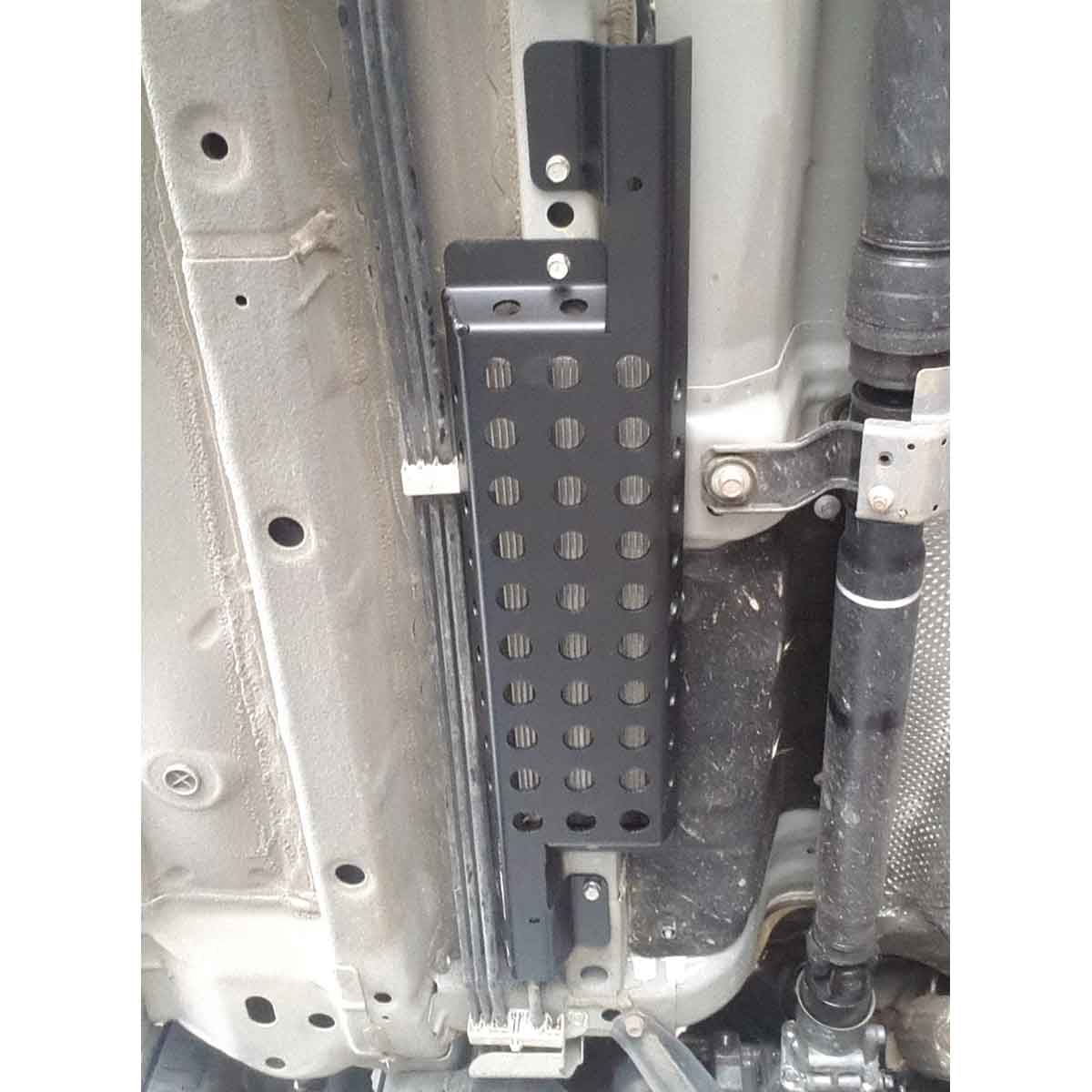 מיגון רדיאטור למיכל דלק | מיצובישי אאוטלנדר