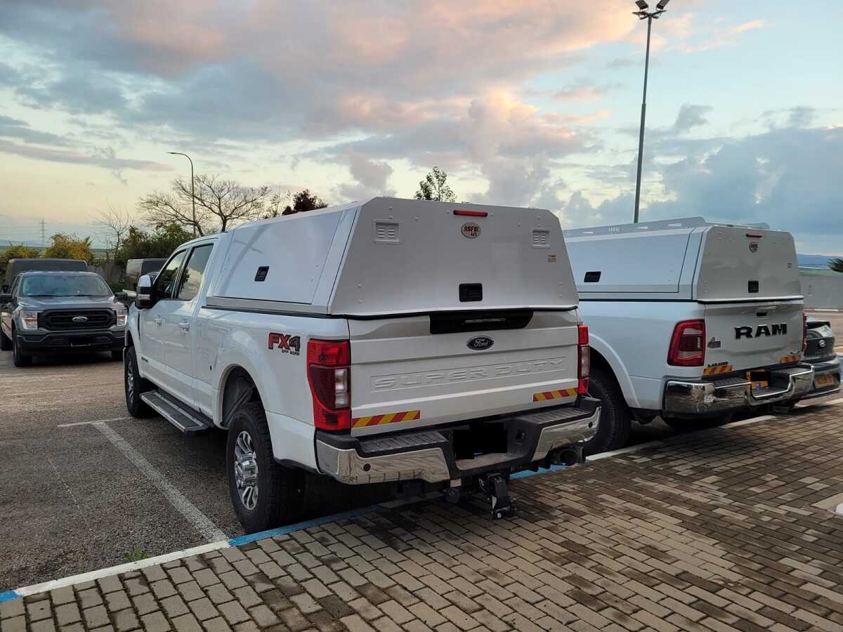 ארגז אחורי עם 3 דלתות | פורד F-250/F-350/טרמור