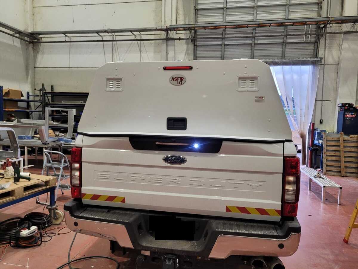 ארגז אחורי עם 3 דלתות | פורד F-250/F-350/טרמור